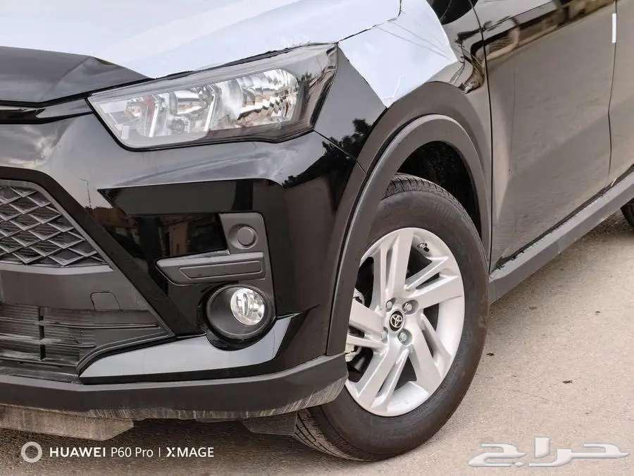 I want a Toyota 2024 model, only black color.63162041383555113