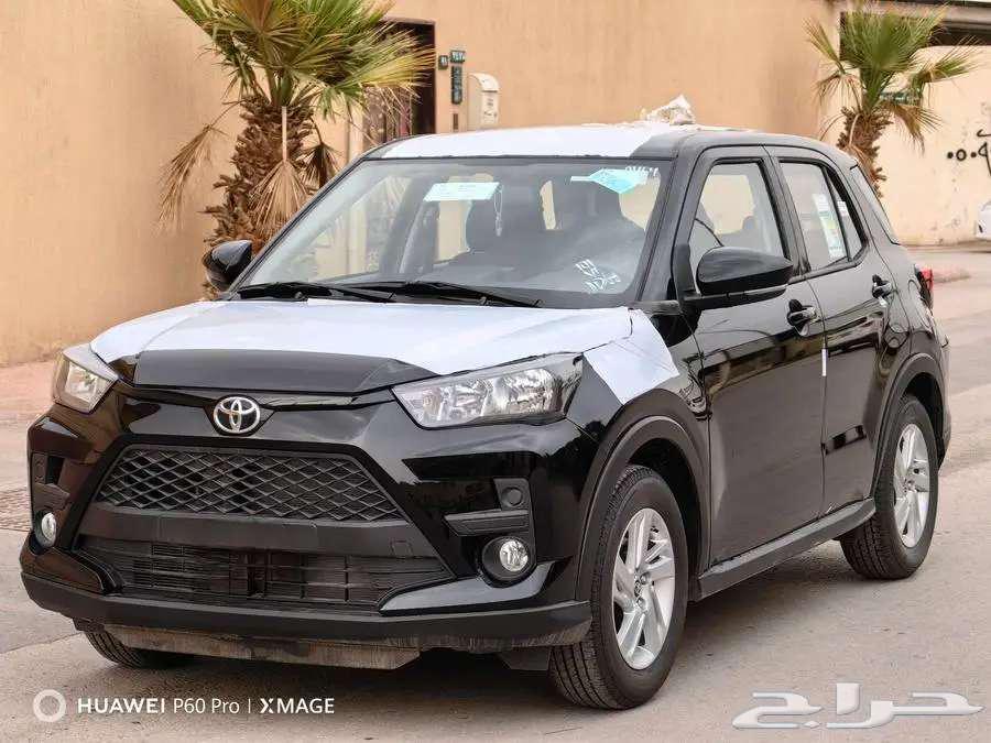 I want a Toyota 2024 model, only black color.63162041383555111