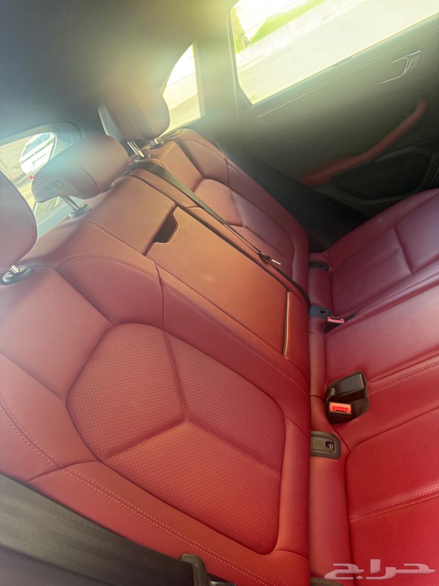 Porsche Macan Red 202263153743829379114