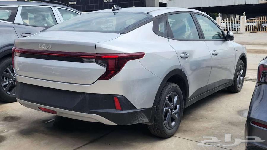 Kia K3 Standard 2024 available with various colors and excellent prices63156065792258111