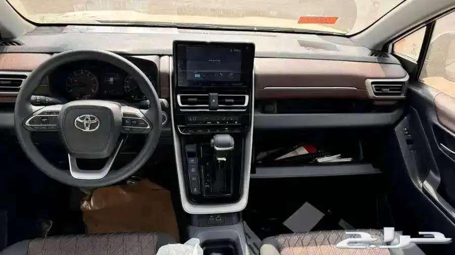 تويوتا انوفا 202463152316487938113