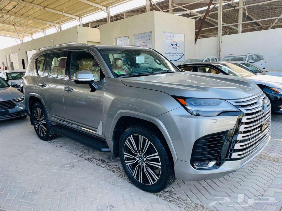 Special offer for a 2024 Lexus LX600 with customs clearance, available for cash or installments.63157491311107114