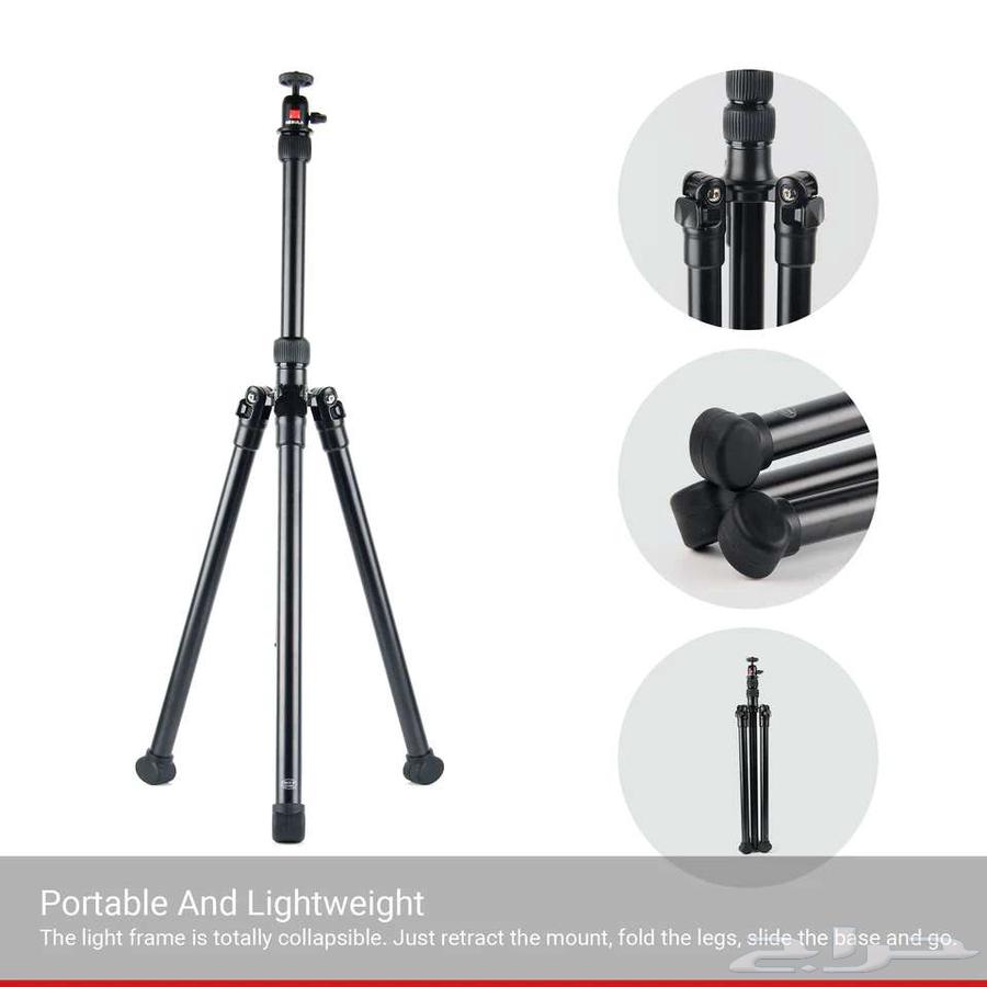 Stand projector and 360-degree rotating camera with a sturdy base63100116992642113