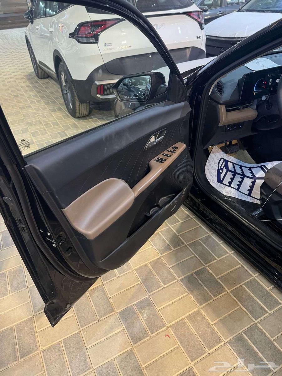 Hyundai Exn Smart 2025, black color, brown interior63150505943811114