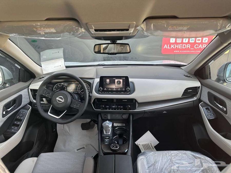 Nissan X-Trail SV Plus with panoramic sunroof, 2025 model63149592864259112