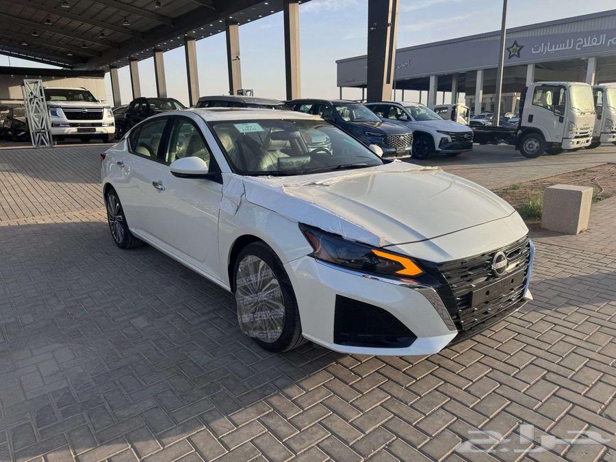 Nissan Titam with SV trim, 2025 model, available on installments or cash63149607866242111