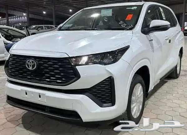 Toyota Innova gasoline 202463146309551235113