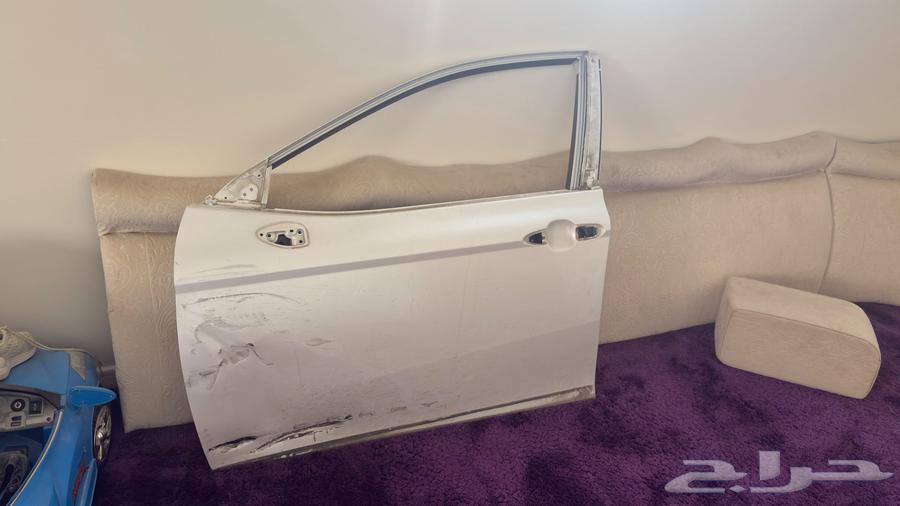 2019 Camry Hybrid, arrived with damage to the door, as clearly shown in the pictures.63147736094721114