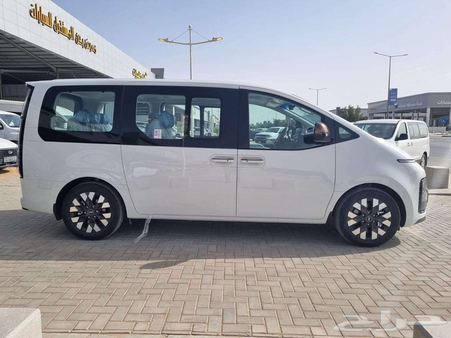Hyundai Staria VIP Luxury 7 passenger fully loaded63144466538242112