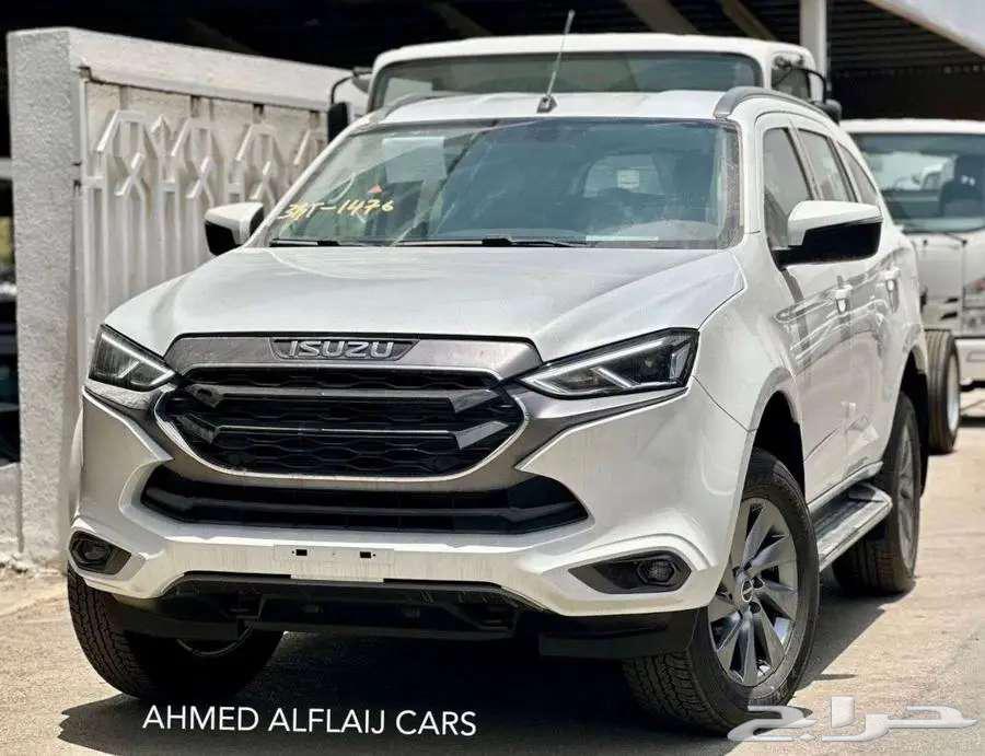 Isuzu MU-X 2024 fully loaded, double cab (cash and installment options available)63144896884481111