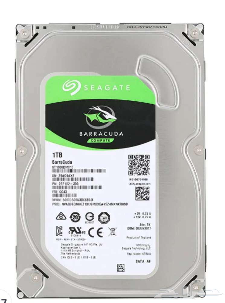 The internal drive will be black and silver Seagate Barracuda Compute 1TB.63092607881347110