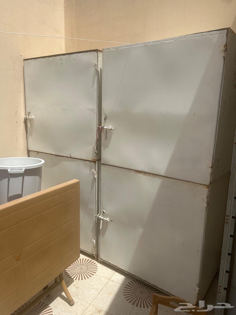 Electrical appliances and an iron cabinet63476814071298111