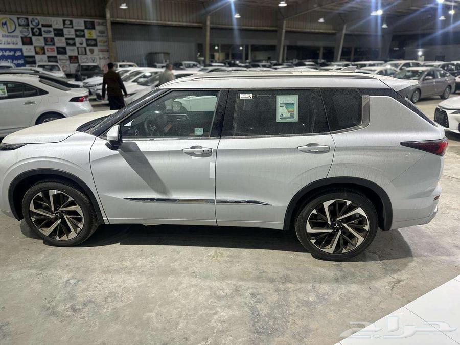 Mitsubishi Outlander 4x4 fully loaded 7-seater 202463138737671682112