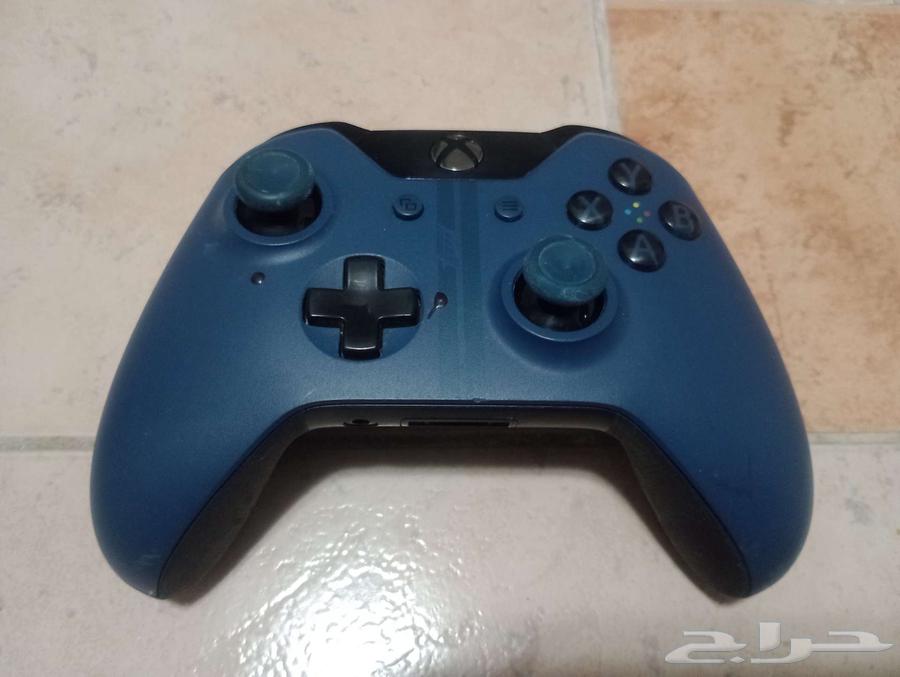 Xbox Series X and Xbox One controllers630933523074571123