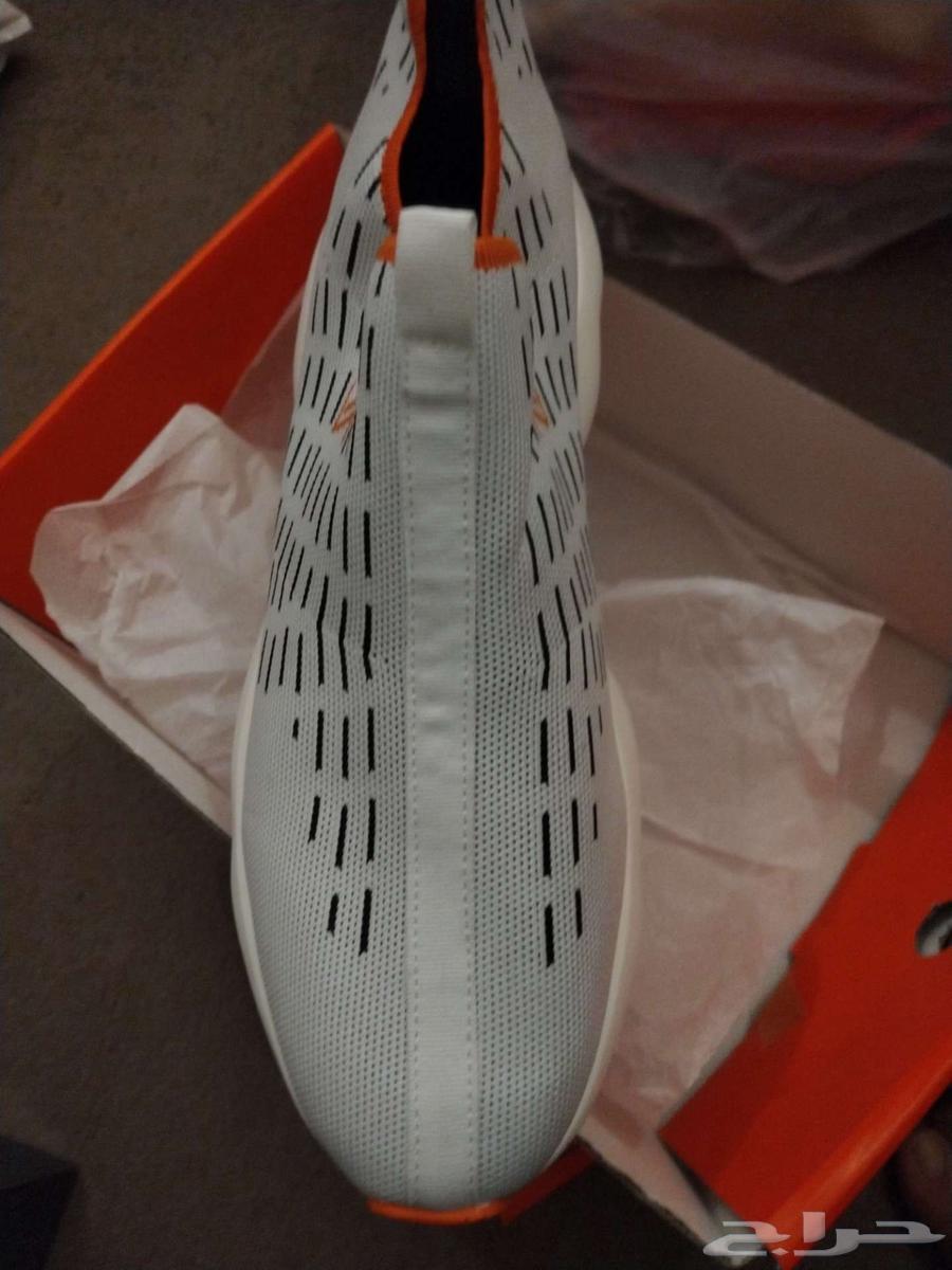Two new sports shoes sizes 43 and 4463083883967235111