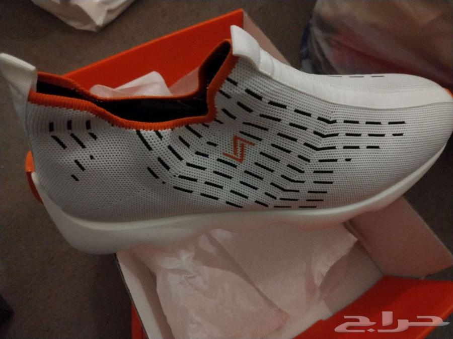 Two new sports shoes sizes 43 and 4463083883967235112