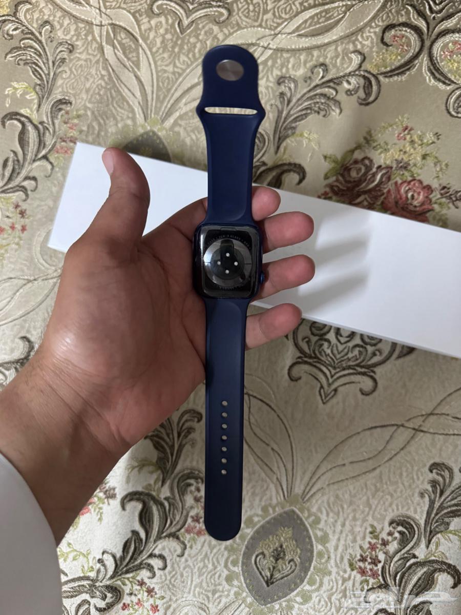 Apple Watch Series 6 in very clean condition63081445211137119