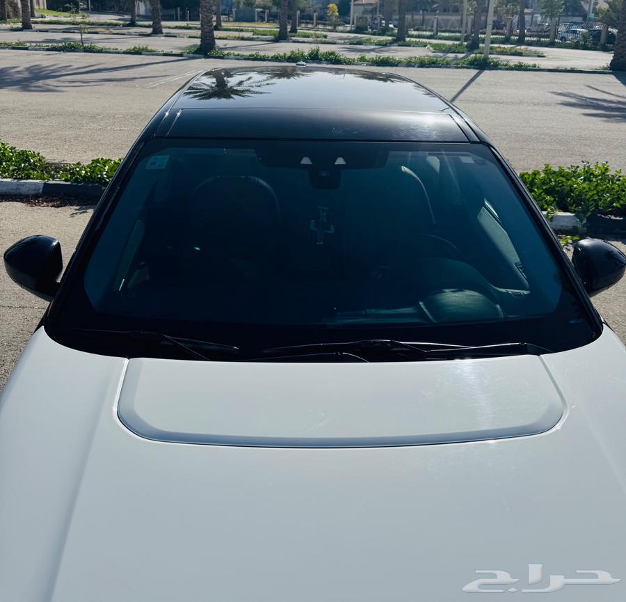Car for sale under agency warranty, 3 rows of seats and very clean63124015238658112