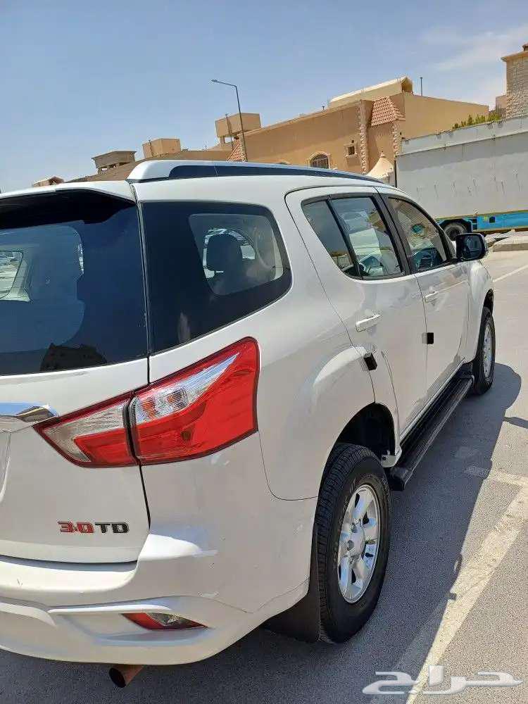 Isuzu MU-X 2019 Diesel Jeep without double cab 55,000 KM63121823626371112