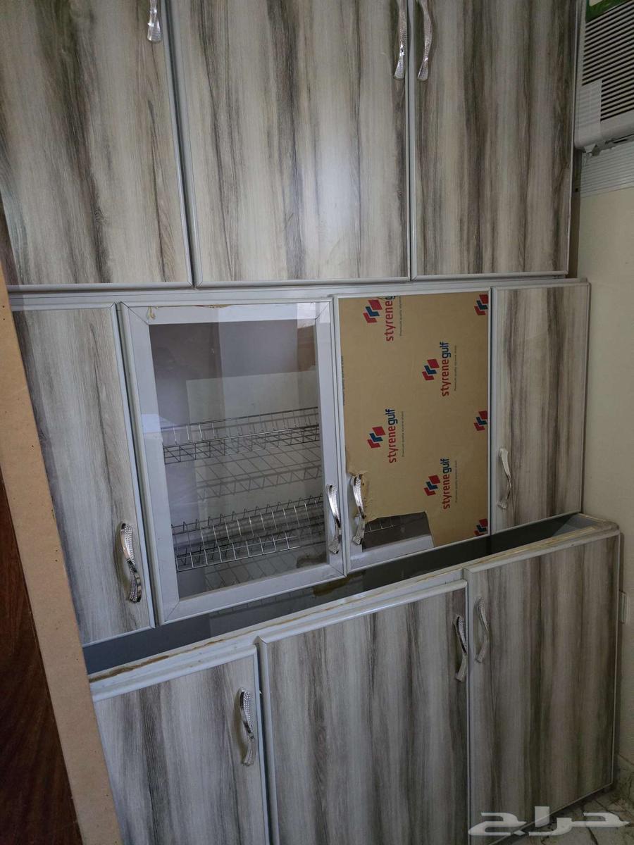 Semi-new clean kitchen cabinet, used for a limited period as personal individual use63078951239427113