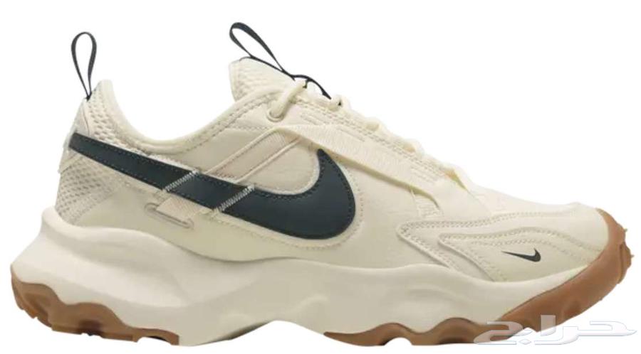 2024 TC 7900 in Pale Ivory Armory Navy color63078188319106111