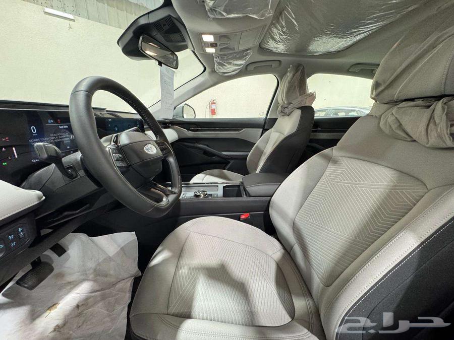 Ford Taurus Ambienti 2025 - Black - Price 11600063119519711235112