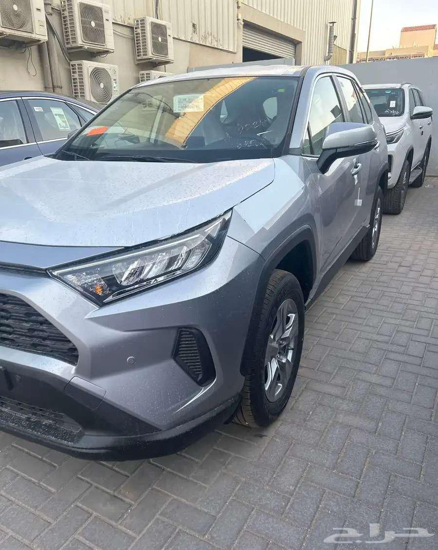 تويوتا راف فور LE دفع امامي بنزين 2025 اصفار63113603326851111