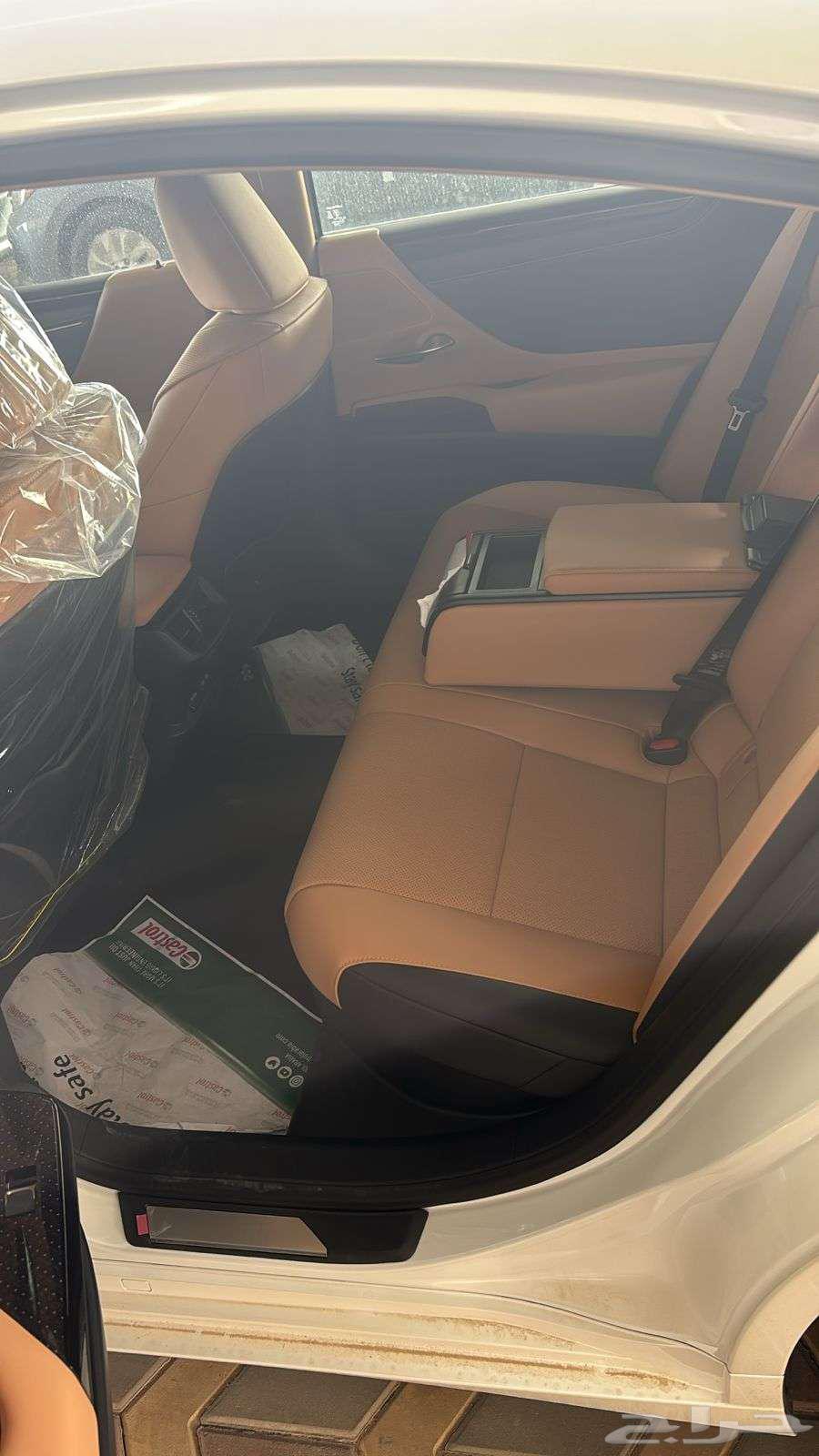 لكزس ES 300 -2024 السعر شامل الضريبة (( 175950))63113621184002112