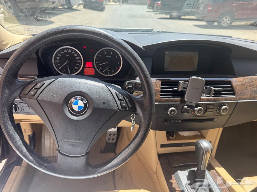 BMW 2004 5 Series with plate63115186432514111