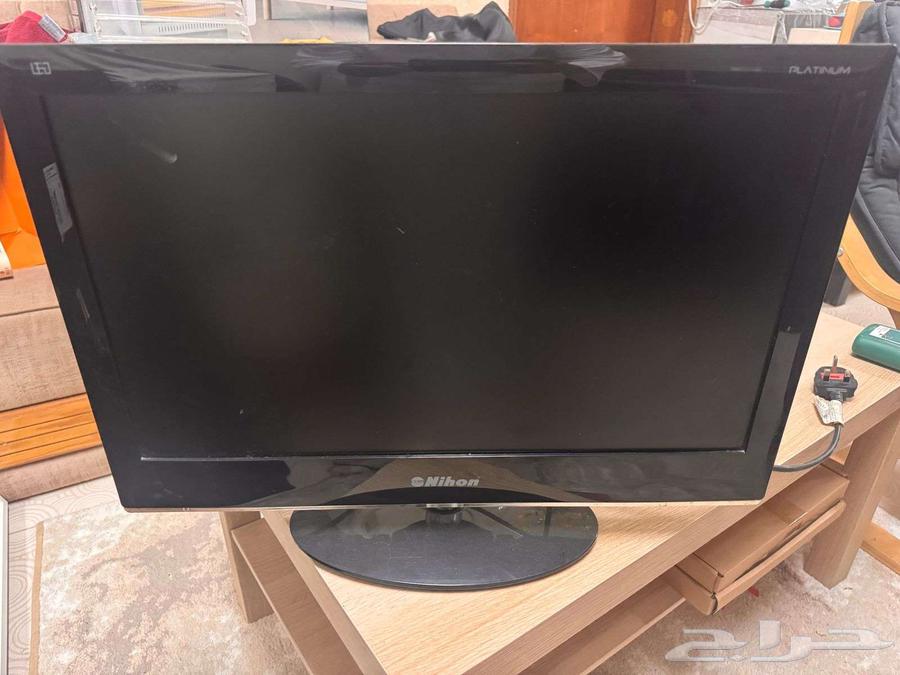 Optical device and two television screens63076541442178119