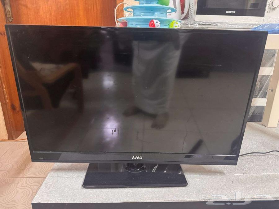 Optical device and two television screens63076541442178111