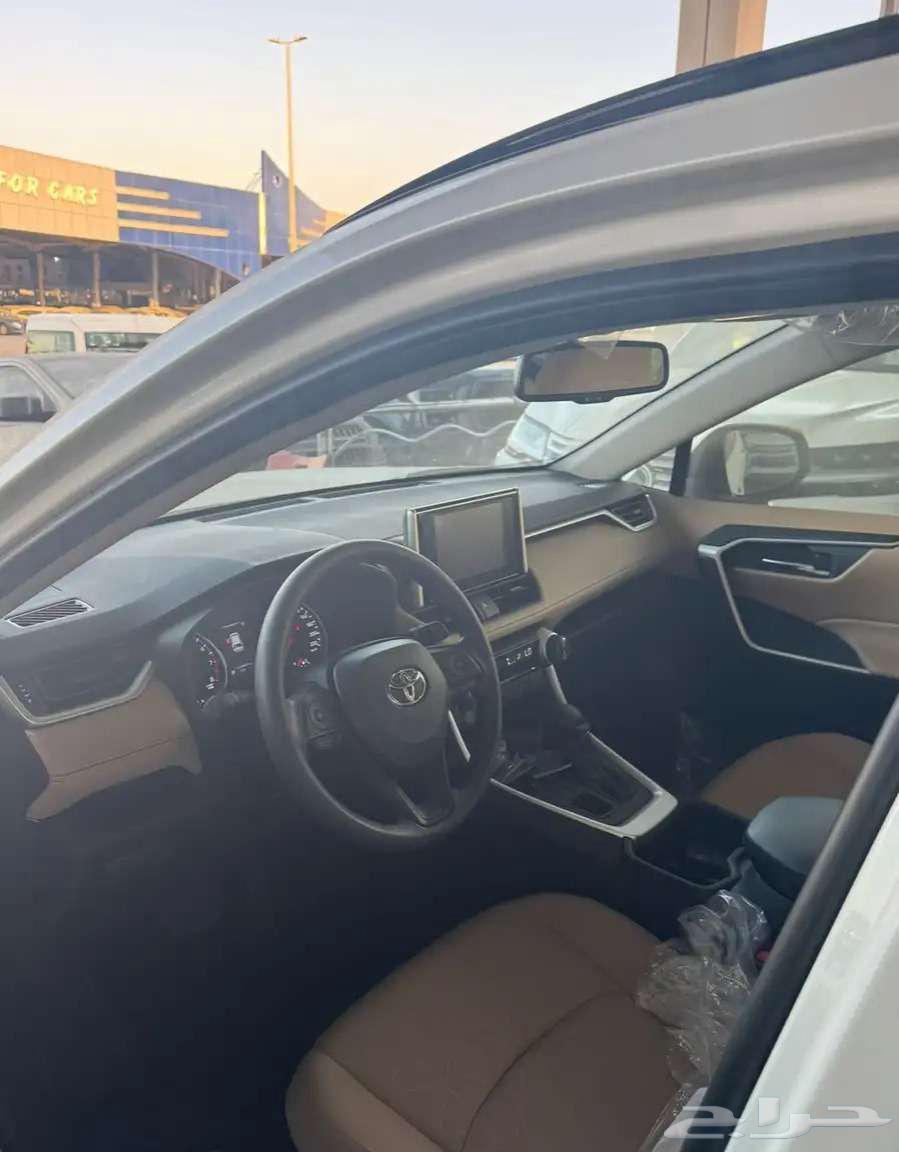 Toyota RAV4 XLE Gulf version, 18-inch rims, 2500 engine, double cabin, 2025 model, zero kilometers63110654110210113