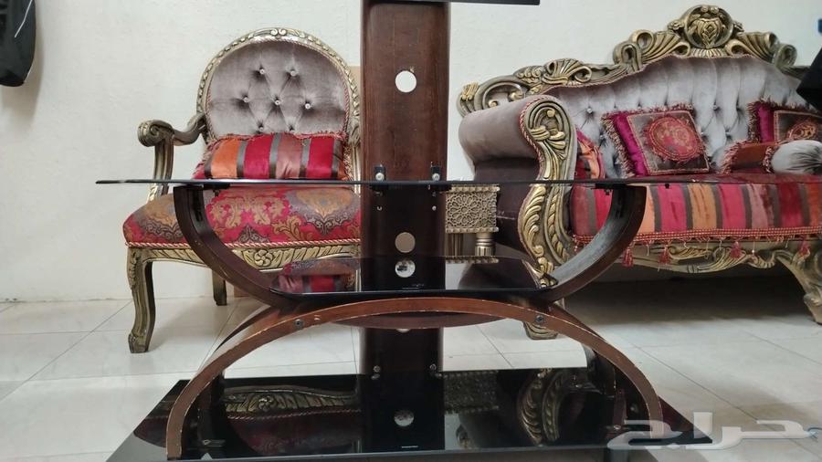 طاولة تلفزيون للبيع نظيفة63073356832897114