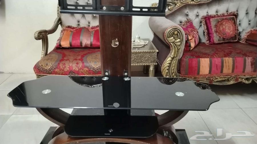 طاولة تلفزيون للبيع نظيفة63073356832897115
