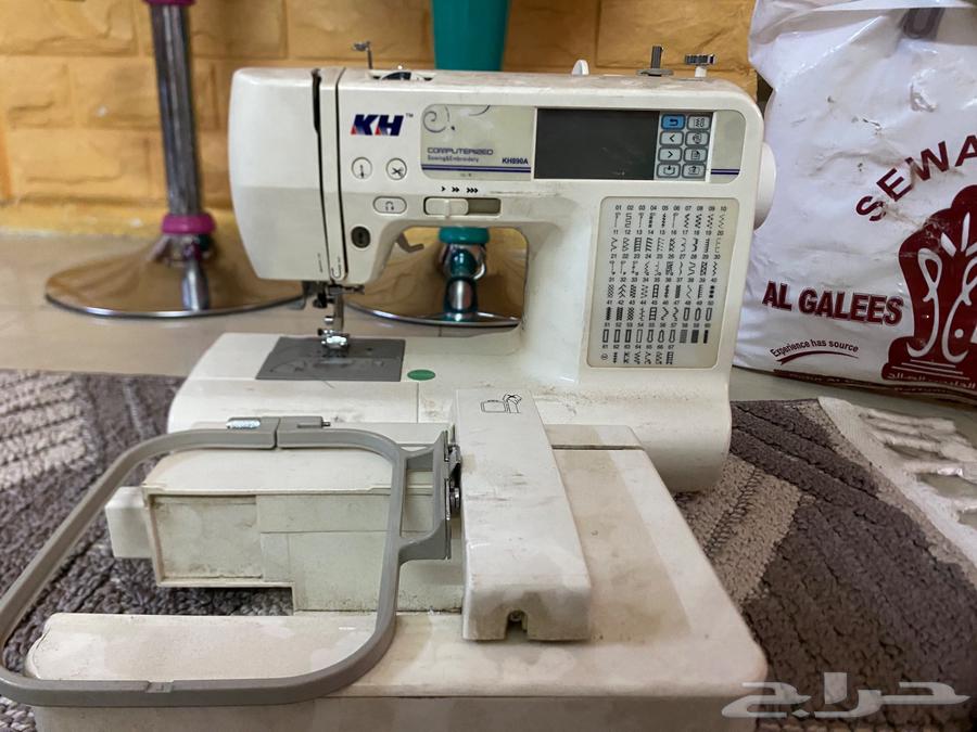 Devices for sale: receiver, 2 DVD players, small screen, sewing machine63076186421634111