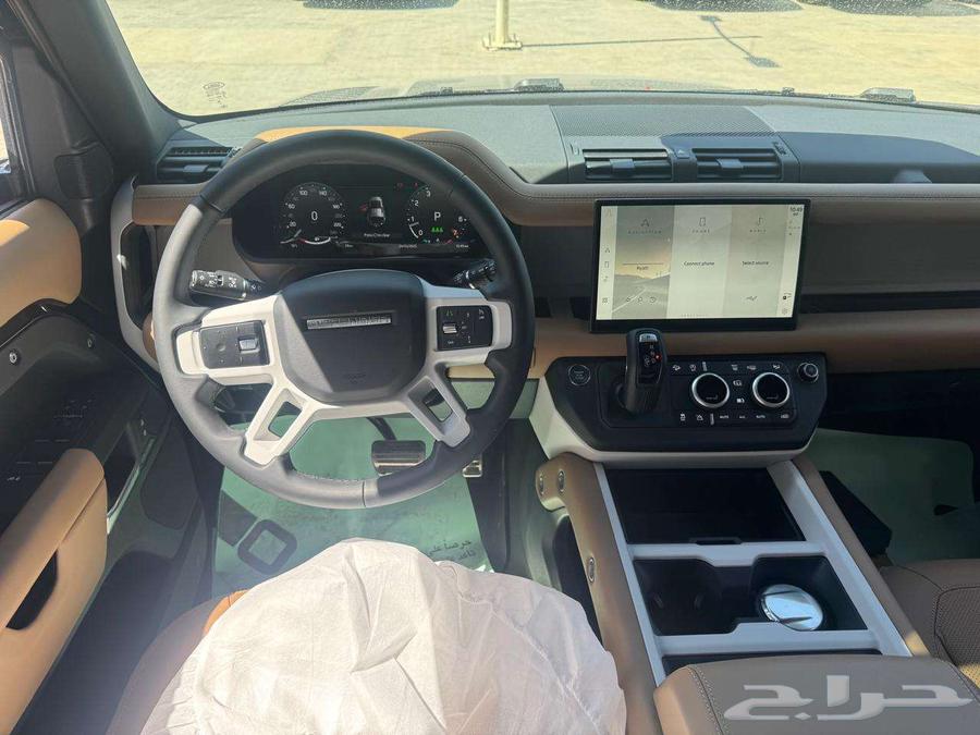 Land Rover Defender 4-cylinder full option 2025 with customs documents, installment plan available.63109577275905113