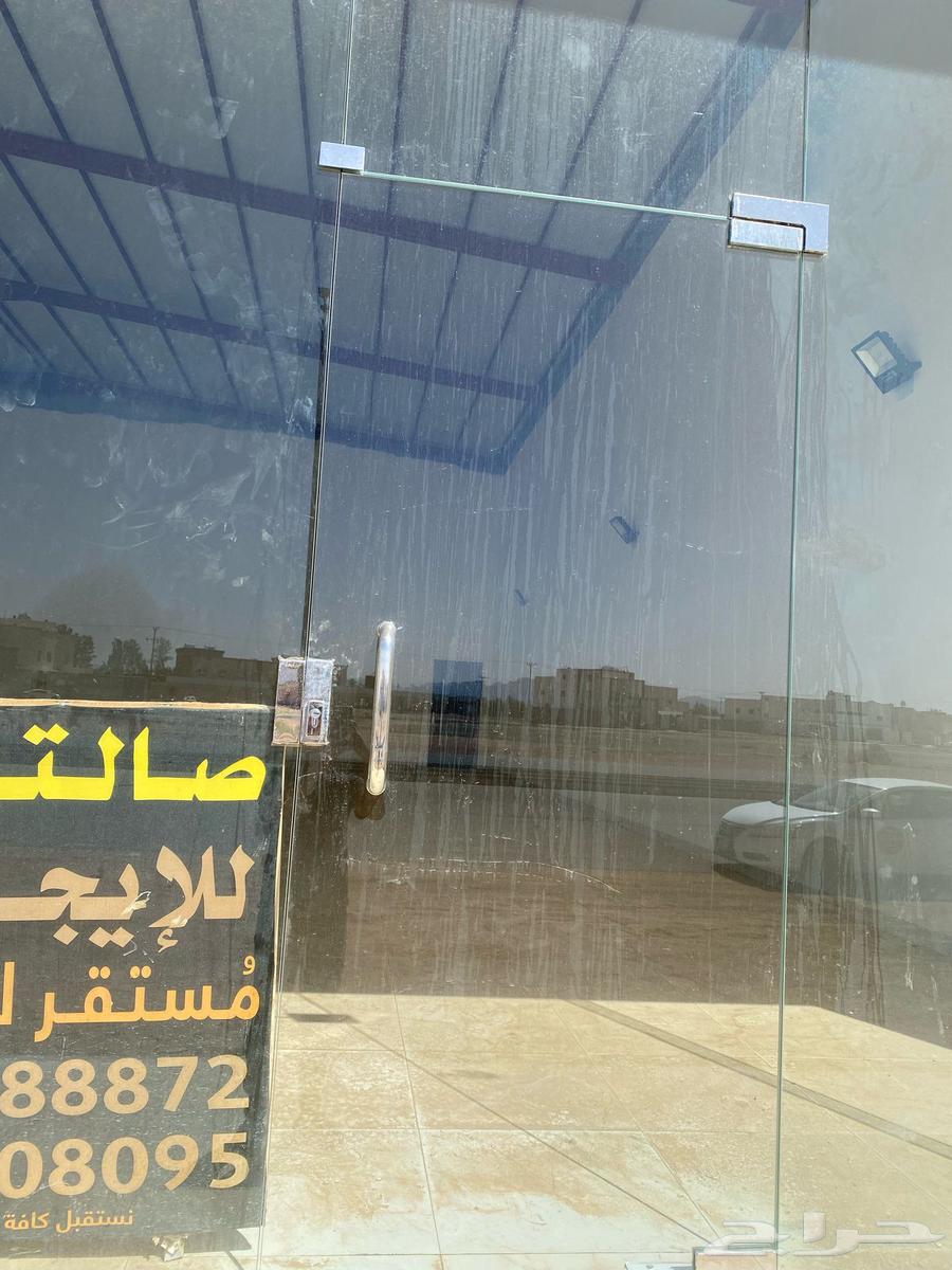 للايجار صالتين مع سكن تجاريه في مخطط الاوامر الساميه63011589784833118