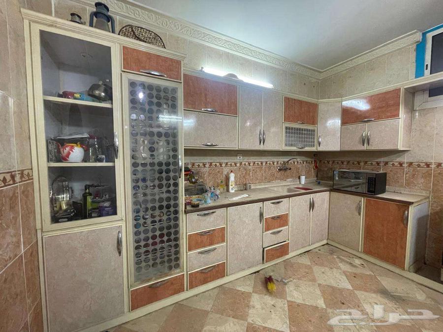 مطبخ نظيف مع فرن غاز للبيع63071674455427112