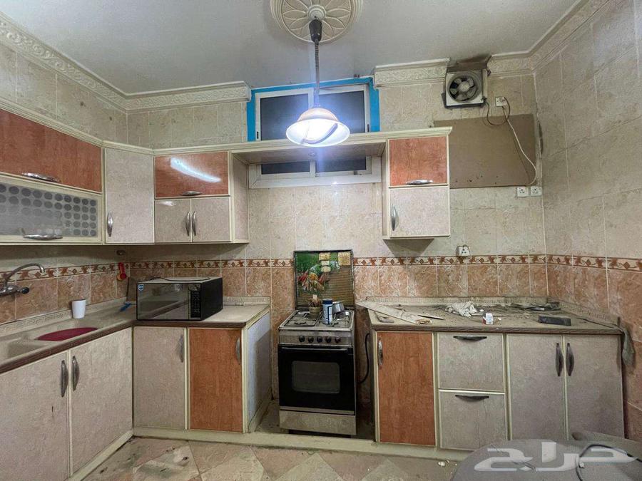 مطبخ نظيف مع فرن غاز للبيع63071674455427111