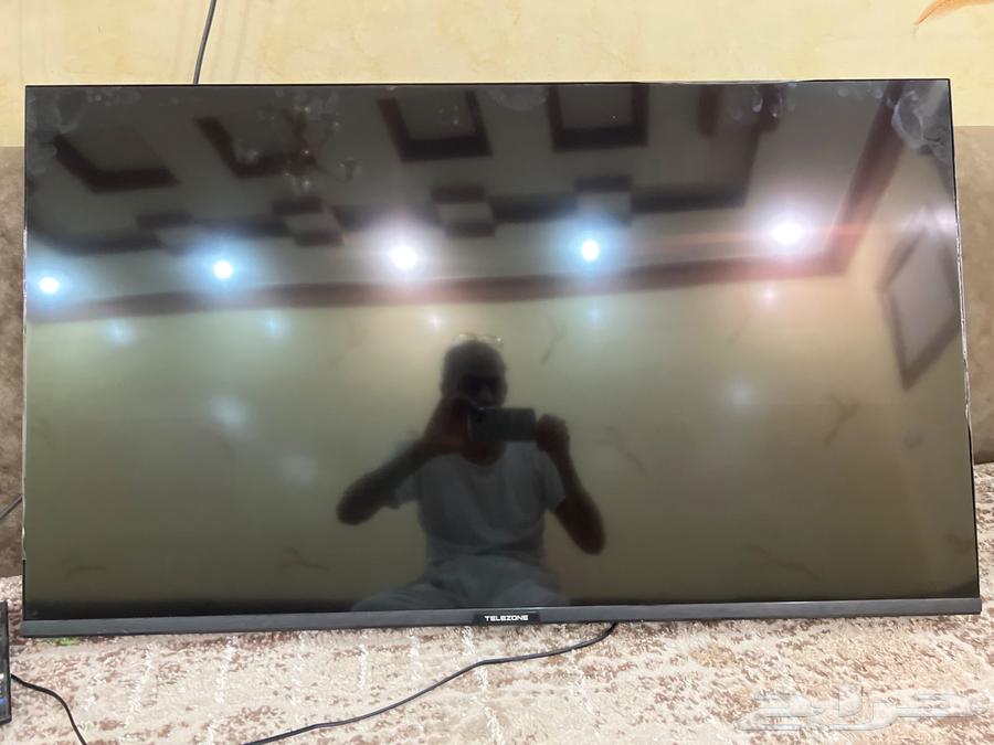 2 TV screens and a paper cutting machine63071308615299112