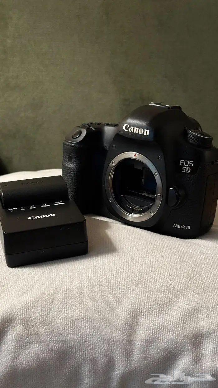 Canon Full Frame Camera 5D iii and Lens 50mm 1.863066782509185111