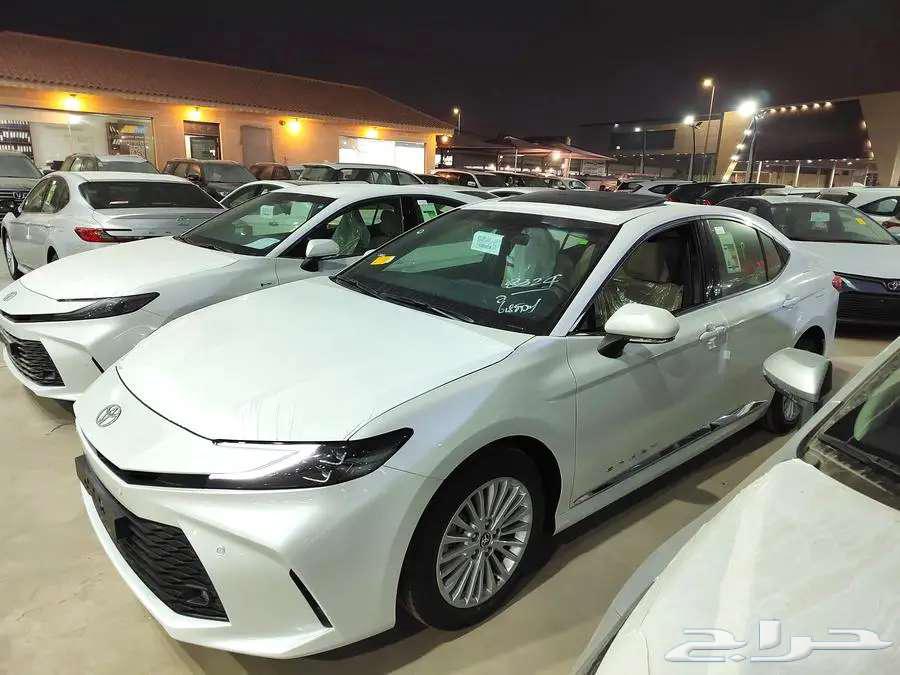 تويوتا كامري 2025 LE نص فل بنزين سعودي63103653085571112