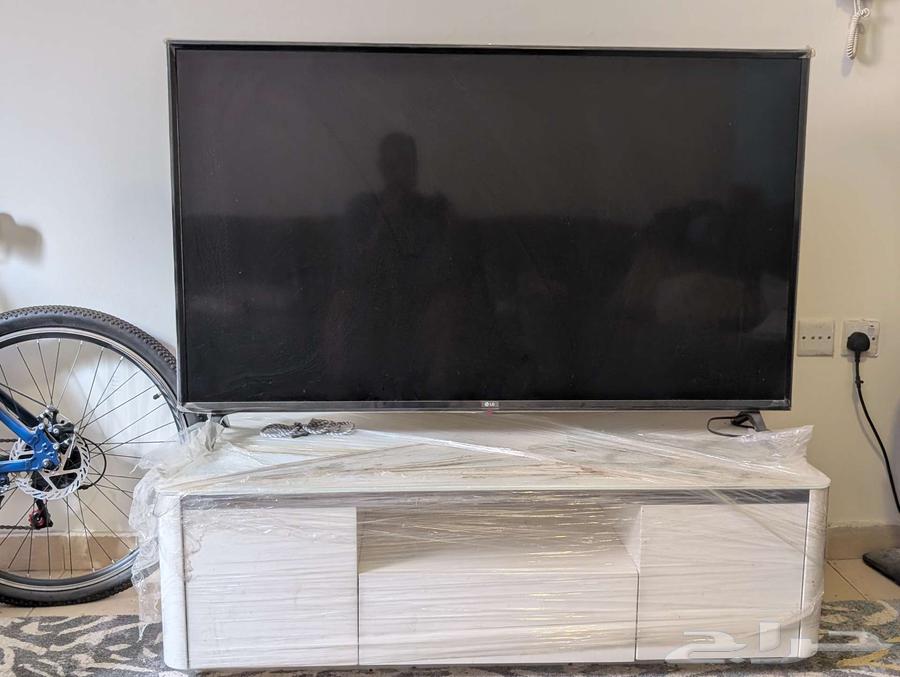 LG Smart TV with table630701097530891115