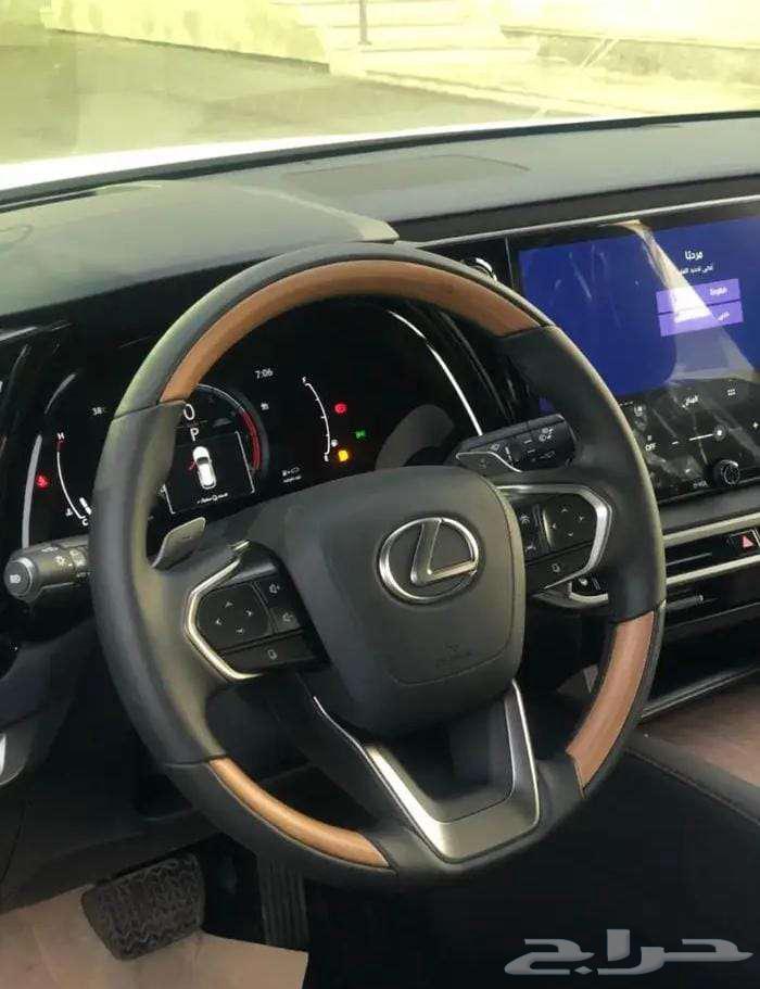 All Lexus RX categories are available for sale with two installments without profit.63098414339715111