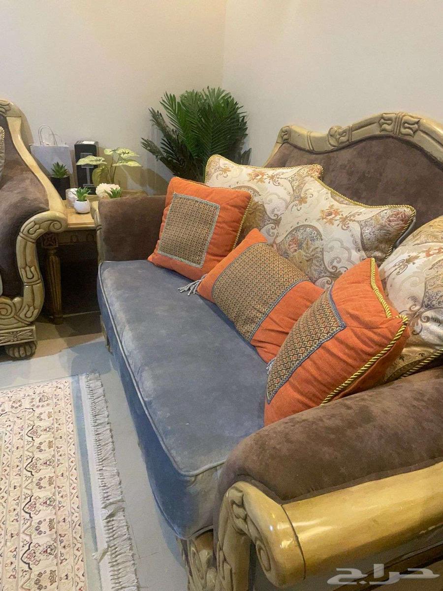اثاث نظيف طقم كنب مع طاولاتها للبيع630659867429151129