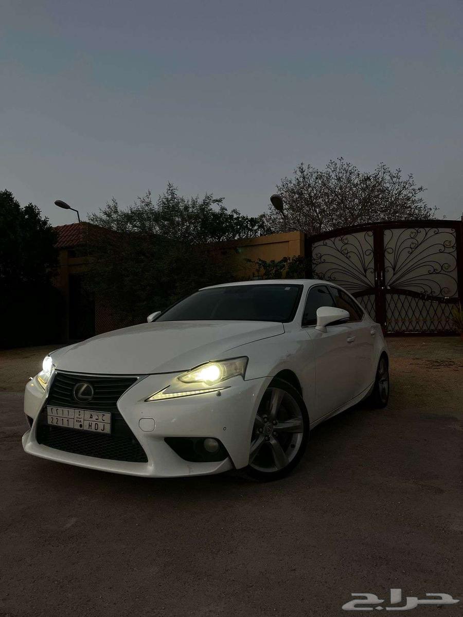 لكزس is350 CC63097352648706112
