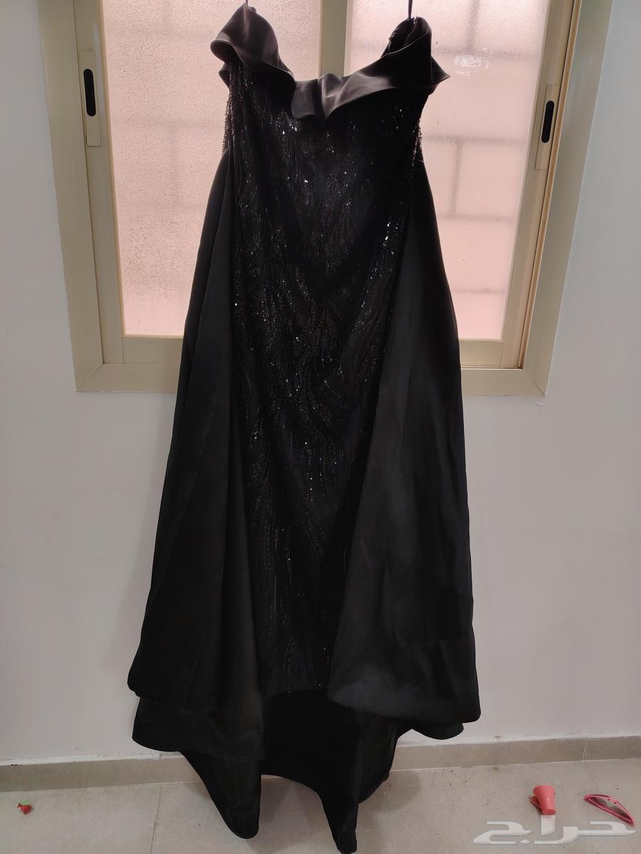 For sale, a large evening dress measuring 63 cm630680306917131123