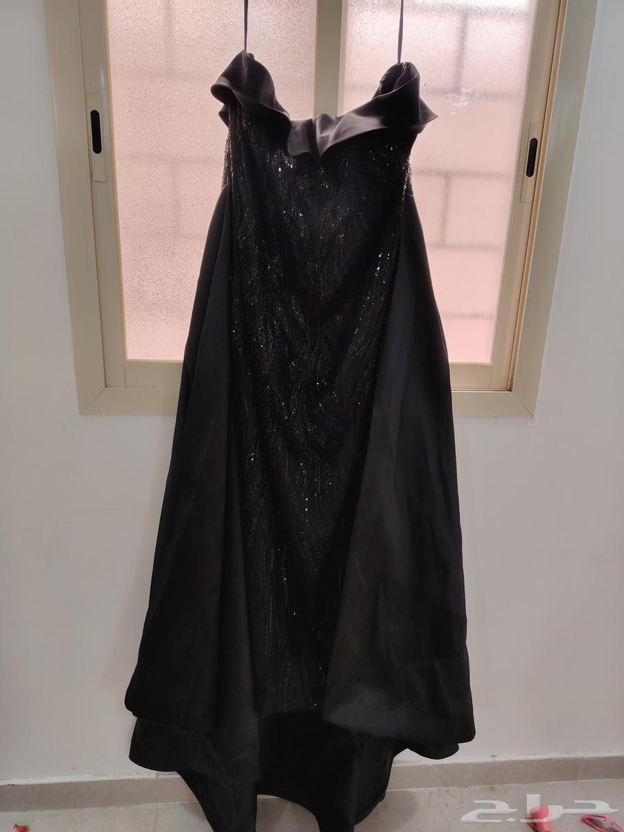 For sale, a large evening dress measuring 63 cm63068030691713111