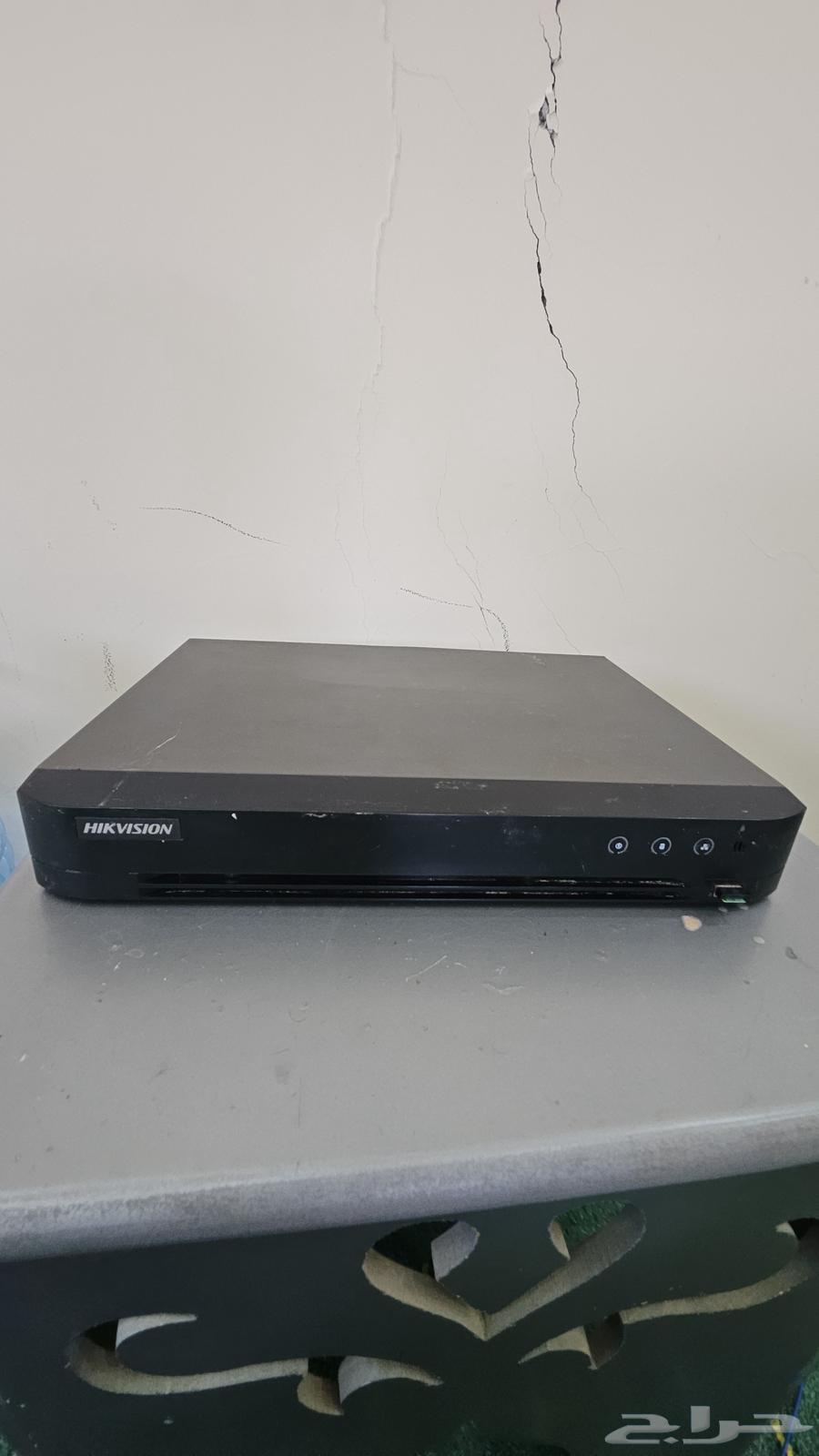 Hard disk and surveillance camera device63065982216066111