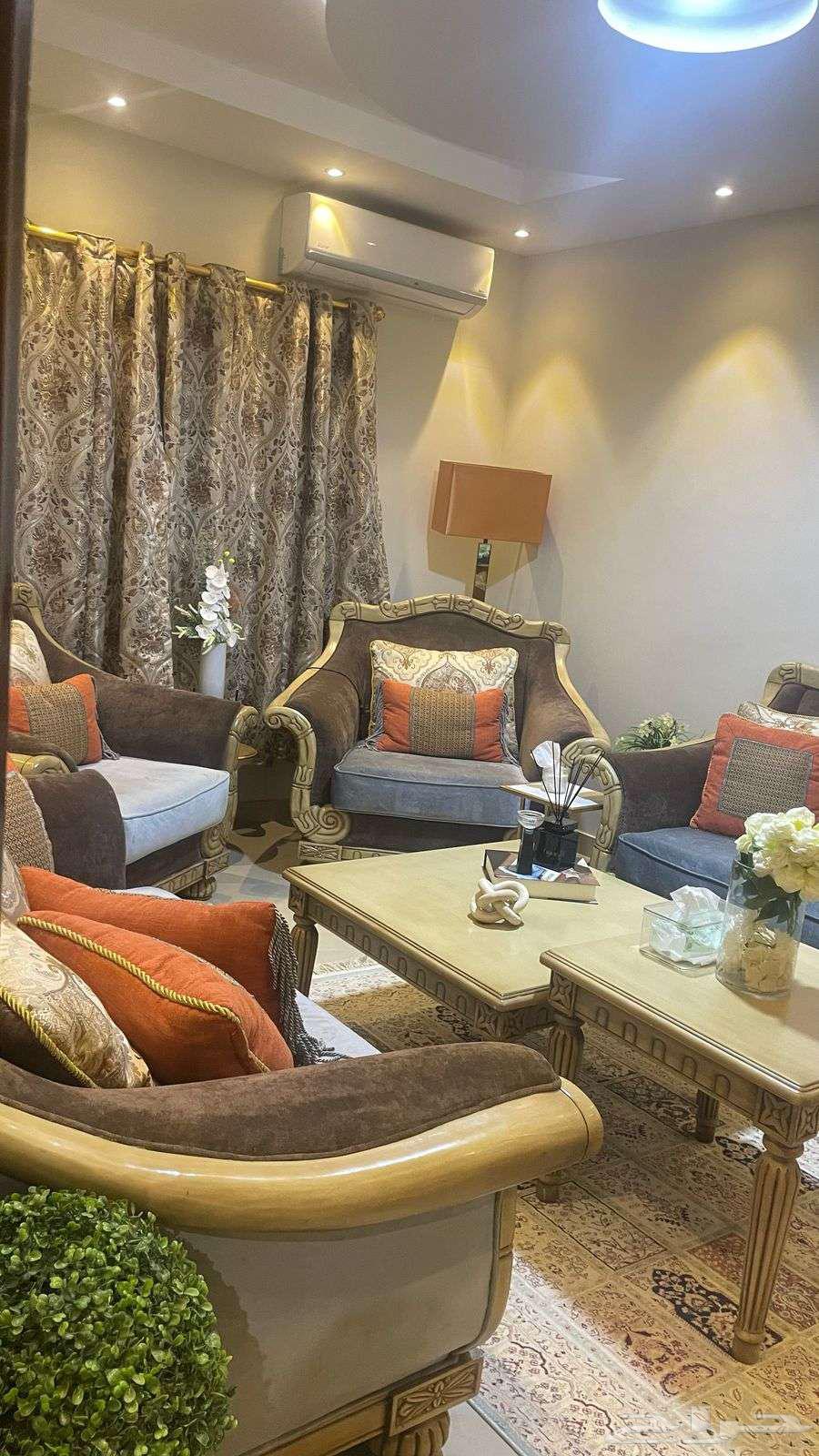 اثاث نظيف طقم كنب مع طاولاتها للبيع63065986742915113